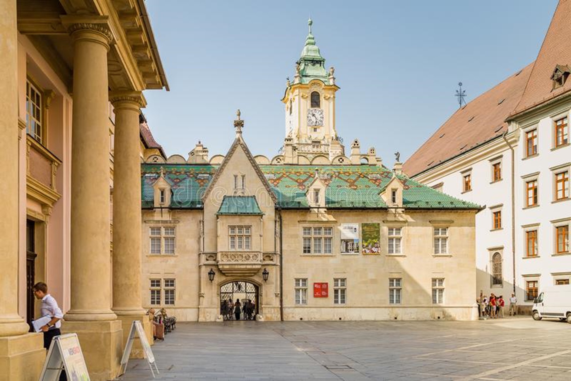 bratislava-stara-gradska kuca-ulica