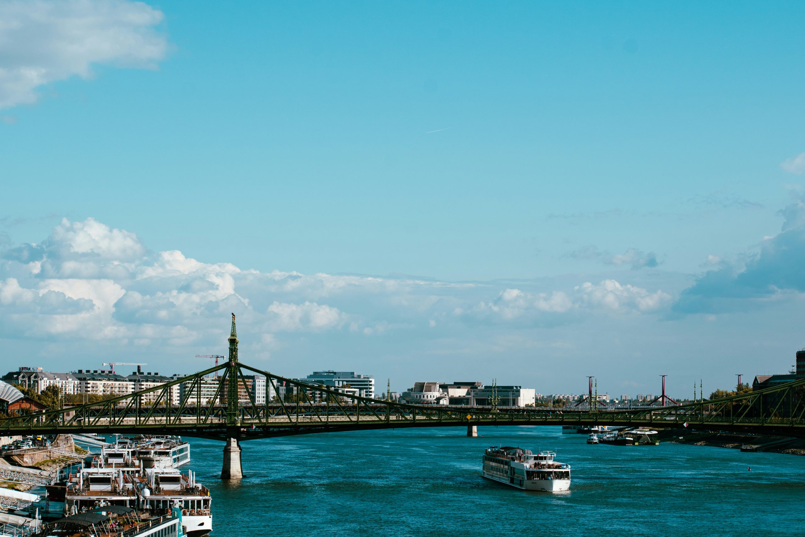 budimpesta-pogled-na-dunav-krstarenje-most