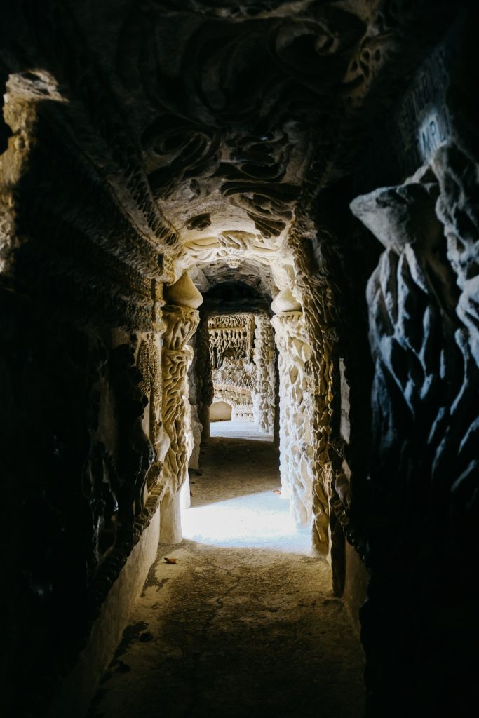 malta-katakombe-mrak-zrak-svetlosti