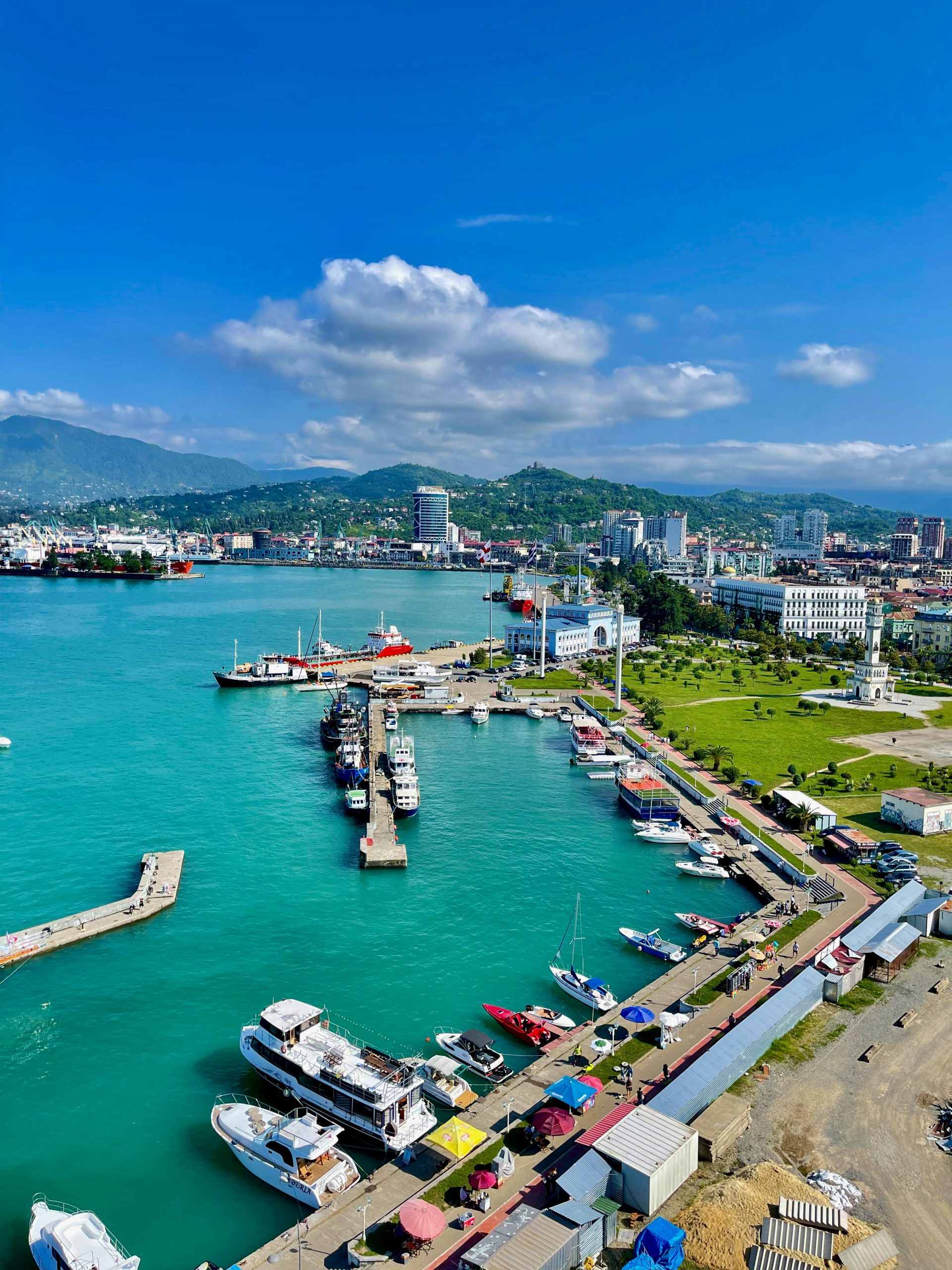 gruzija-batumi-luka-more-brodovi-setaliste