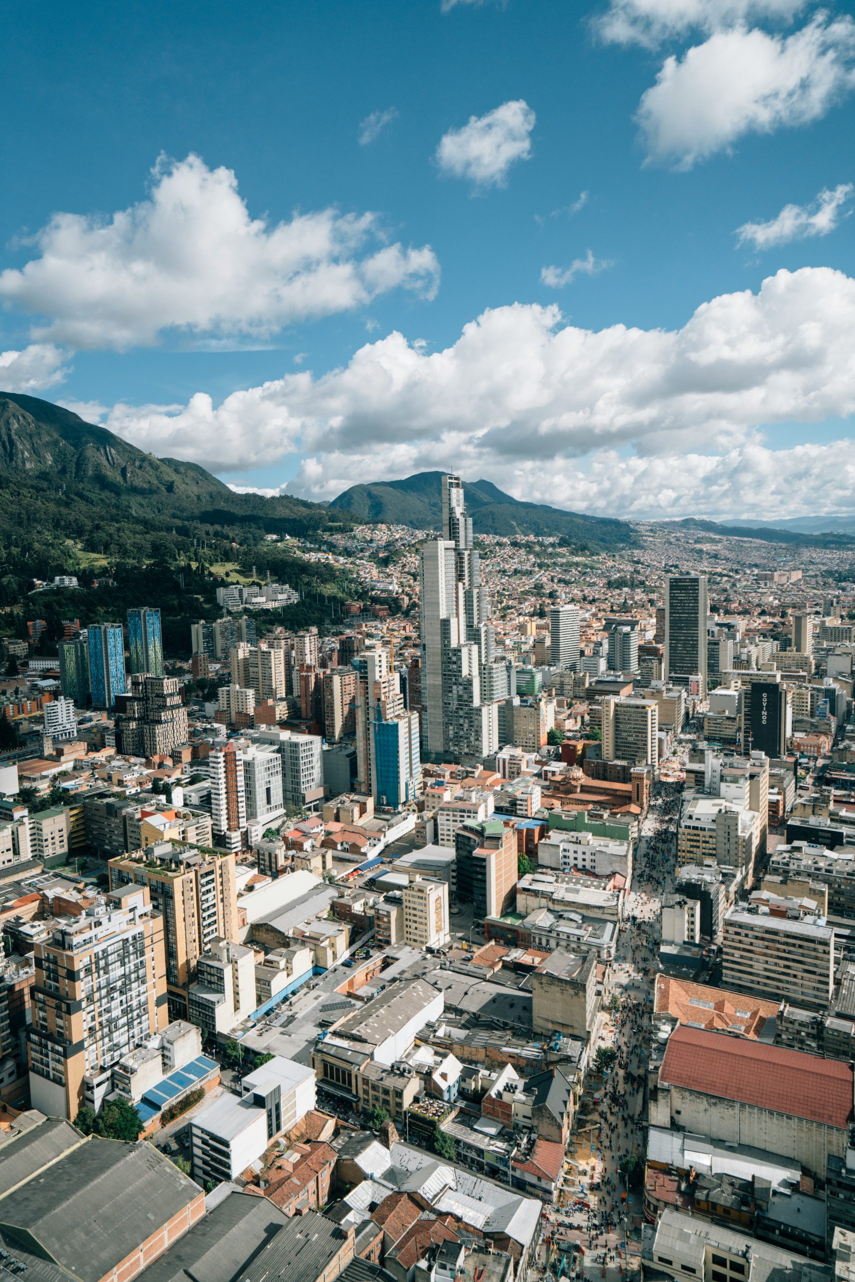 kolumbija-bogota-pogled-na-zgrade-nebo