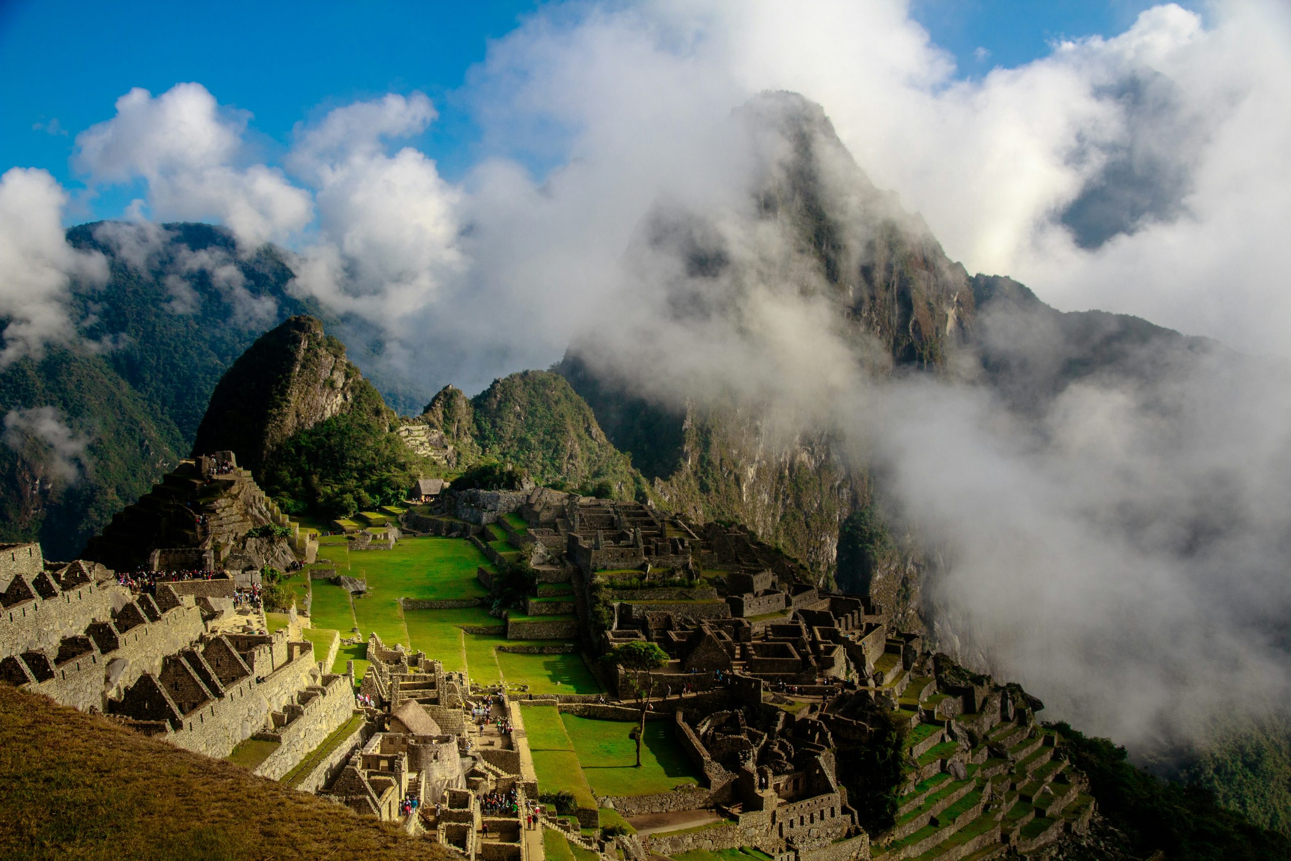 peru-macu-pikcu-oblaci-ostaci-kamenje-magla-zelenilo