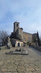 san-marino-pogled-na-kulu