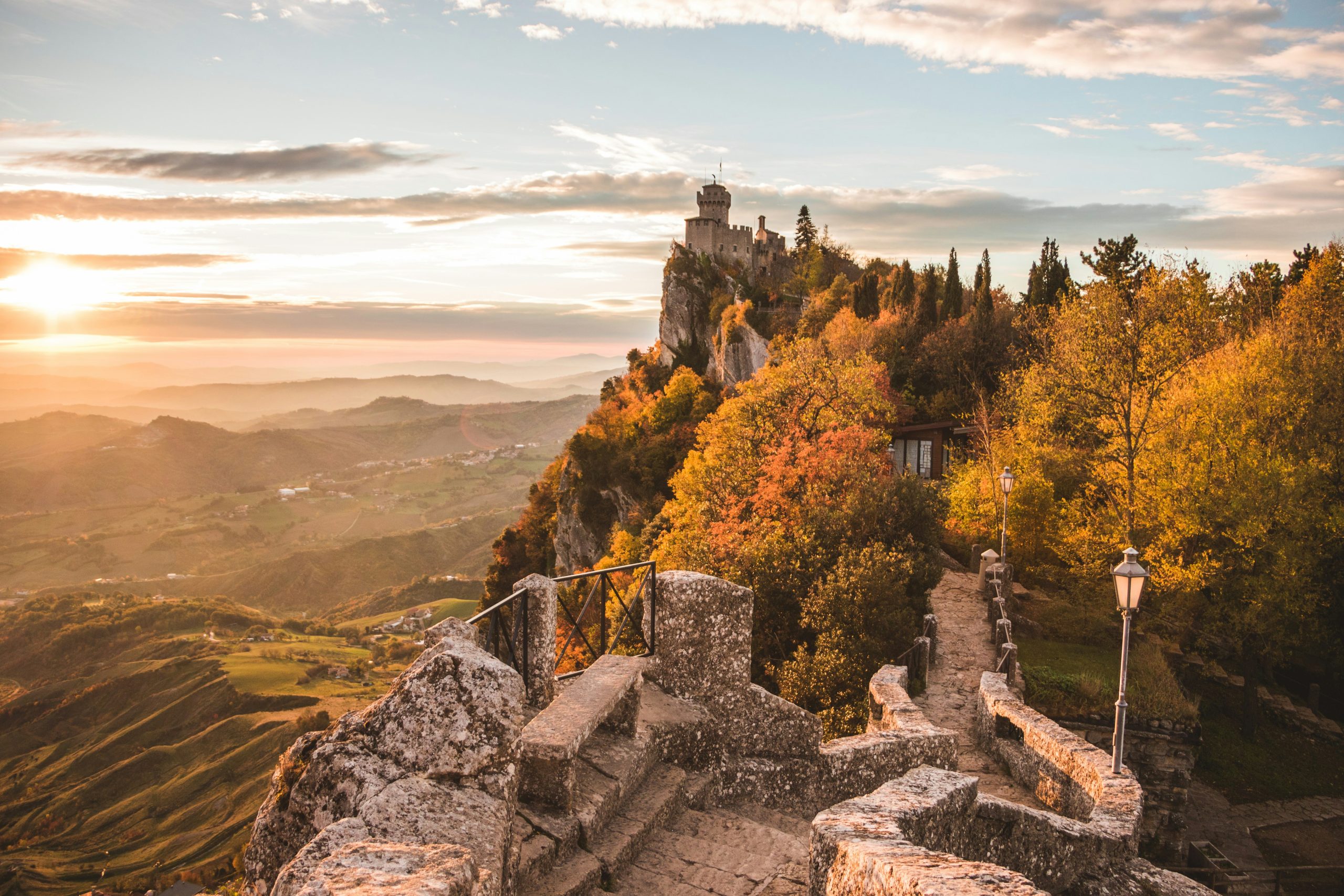 san-marino-titan-planina-druga-kula-stene