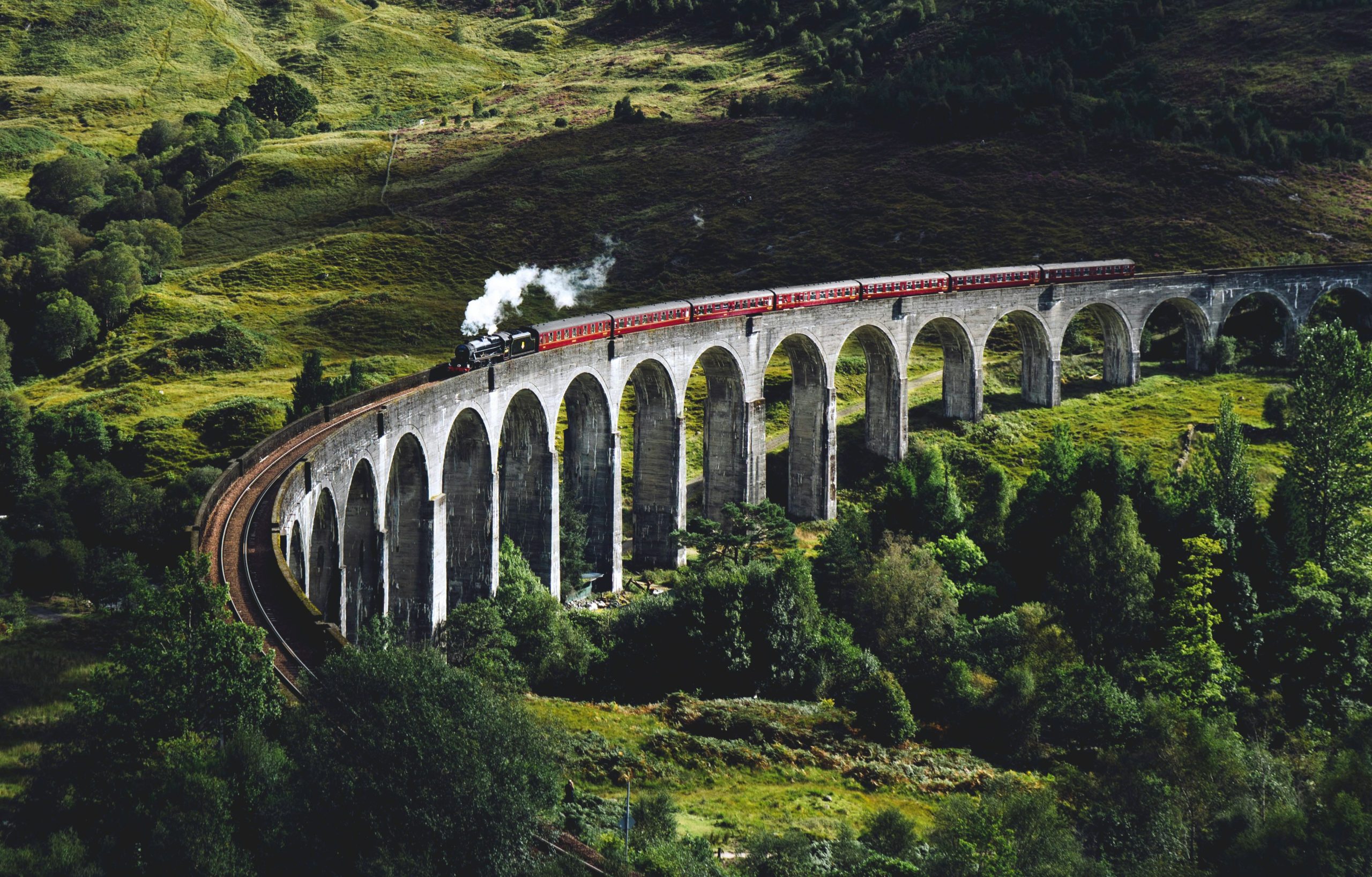 škotska-the-jacobite-hogwarts-express-vijadukt-glenfinan